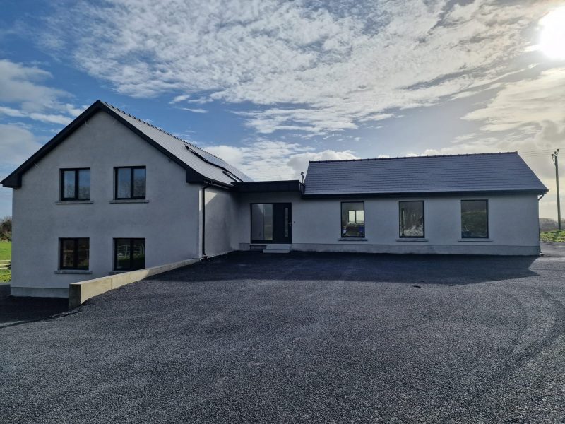 Modern Split Level home 002-9