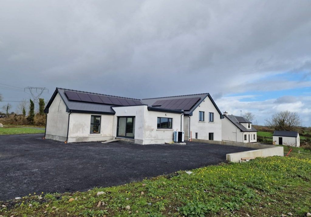 Modern Split Level home 002-33